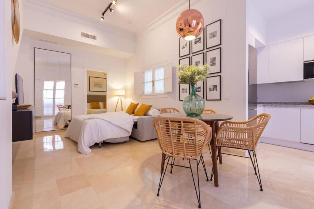 Mumu Luxury Suite Lirio Севилья Экстерьер фото