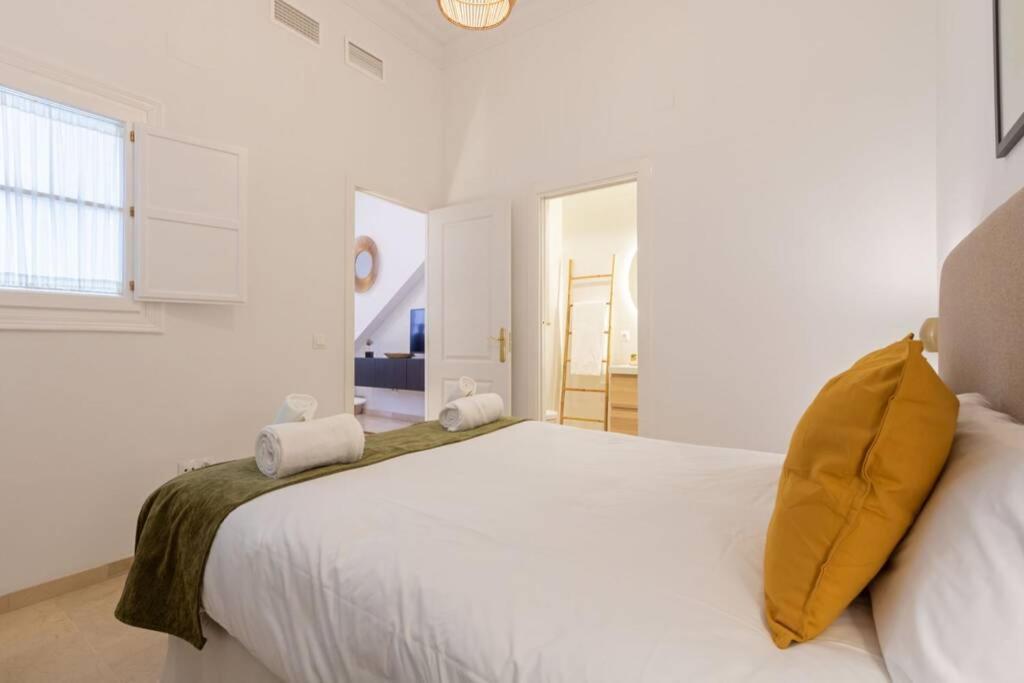 Mumu Luxury Suite Lirio Севилья Экстерьер фото